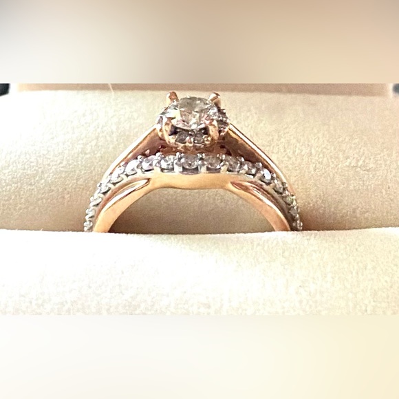 Glacier Fire Diamond Solitaire ring and Diamond contour wedding band - Picture 6 of 6